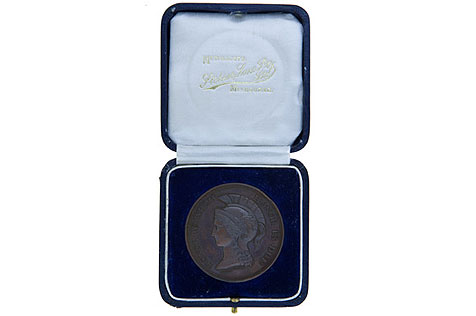 Victorian Amatuer Athletic Association prize medal 20 th century