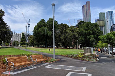 Municipal square with trees, seats and paved area